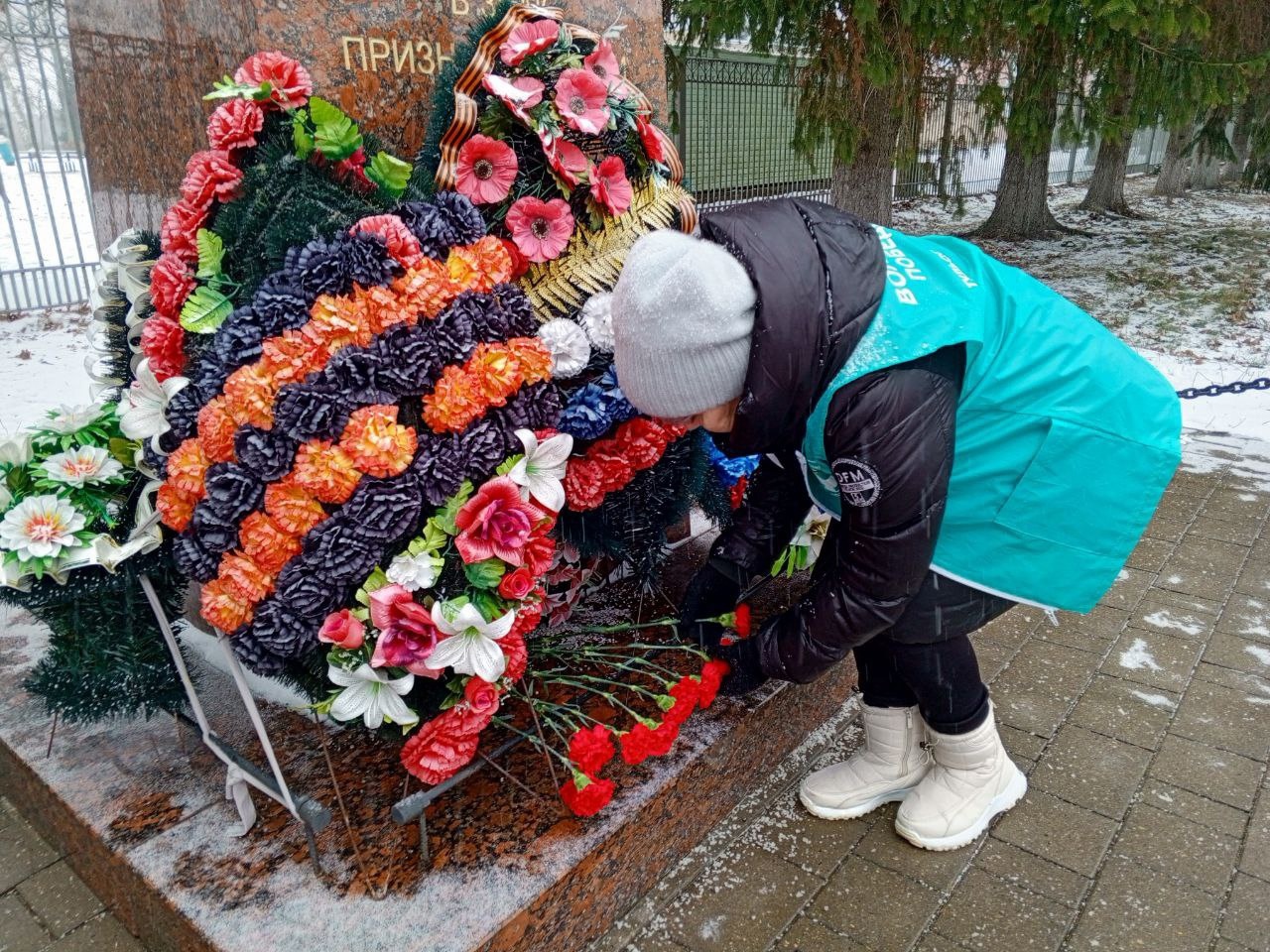 В посёлке Славный прошел митинг, посвященный Дню памяти о россиянах, исполнявших служебный долг за пределами Отечества..