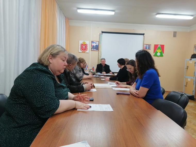 В муниципальном образовании Славный прошло внеочередное собрание депутатов.. В муниципальном образовании Славный прошло внеочередное собрание депутатов..